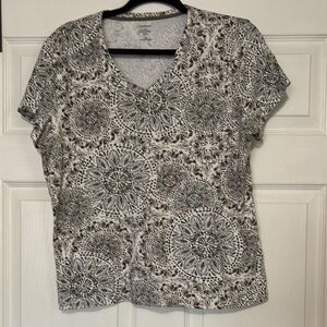 Croft & Barrow Black and White Fitted Short Sleeve Tee